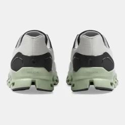 On Running Cloudstratus Schoen -NL Uitrusting Voor Buiten Verkoopwinkel kabbf00002 1070 06 nl